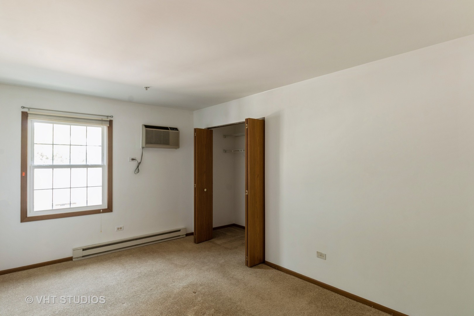 1305 Cunat Court #2B, Lake In The Hills, IL 60156