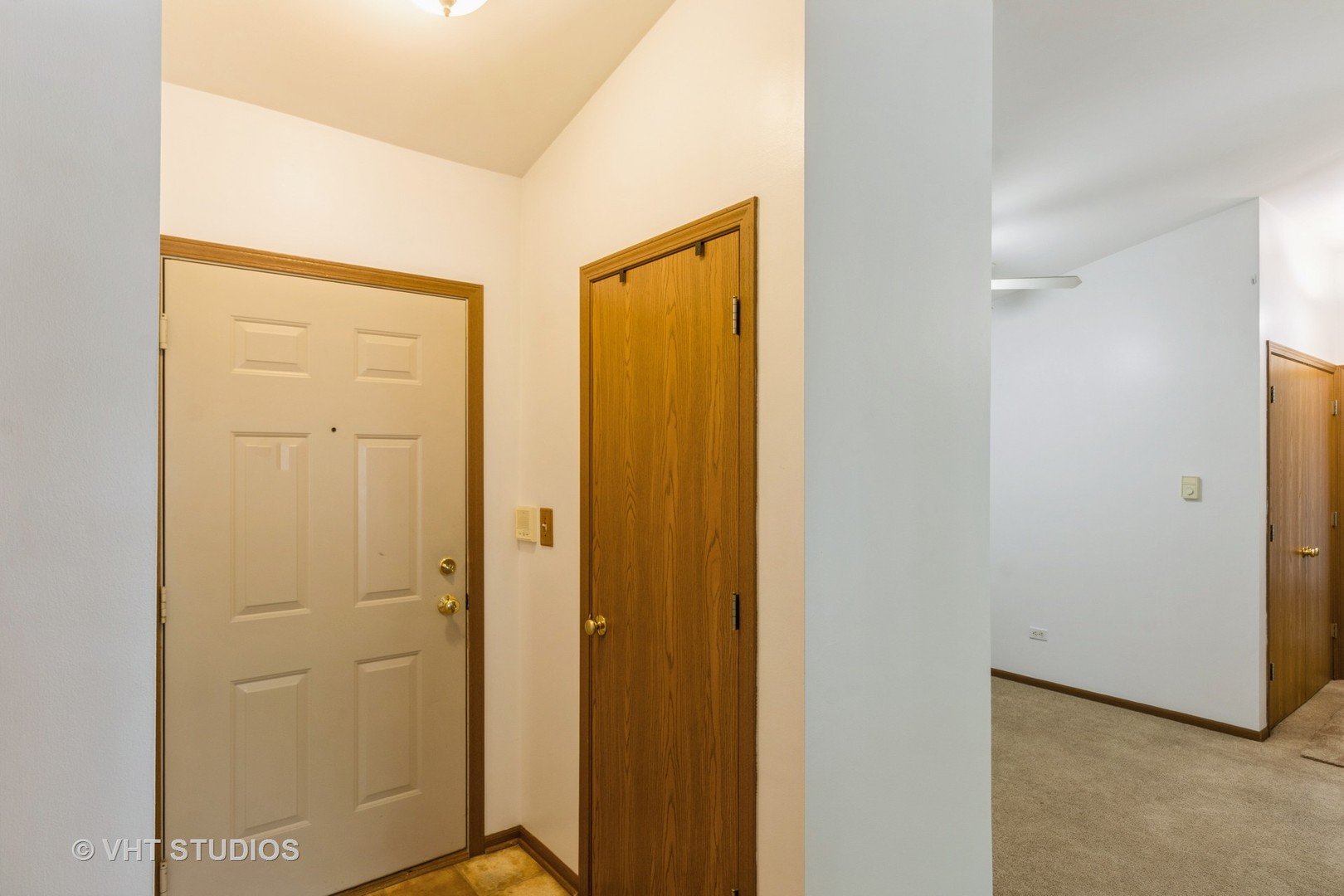 1305 Cunat Court #2B, Lake In The Hills, IL 60156