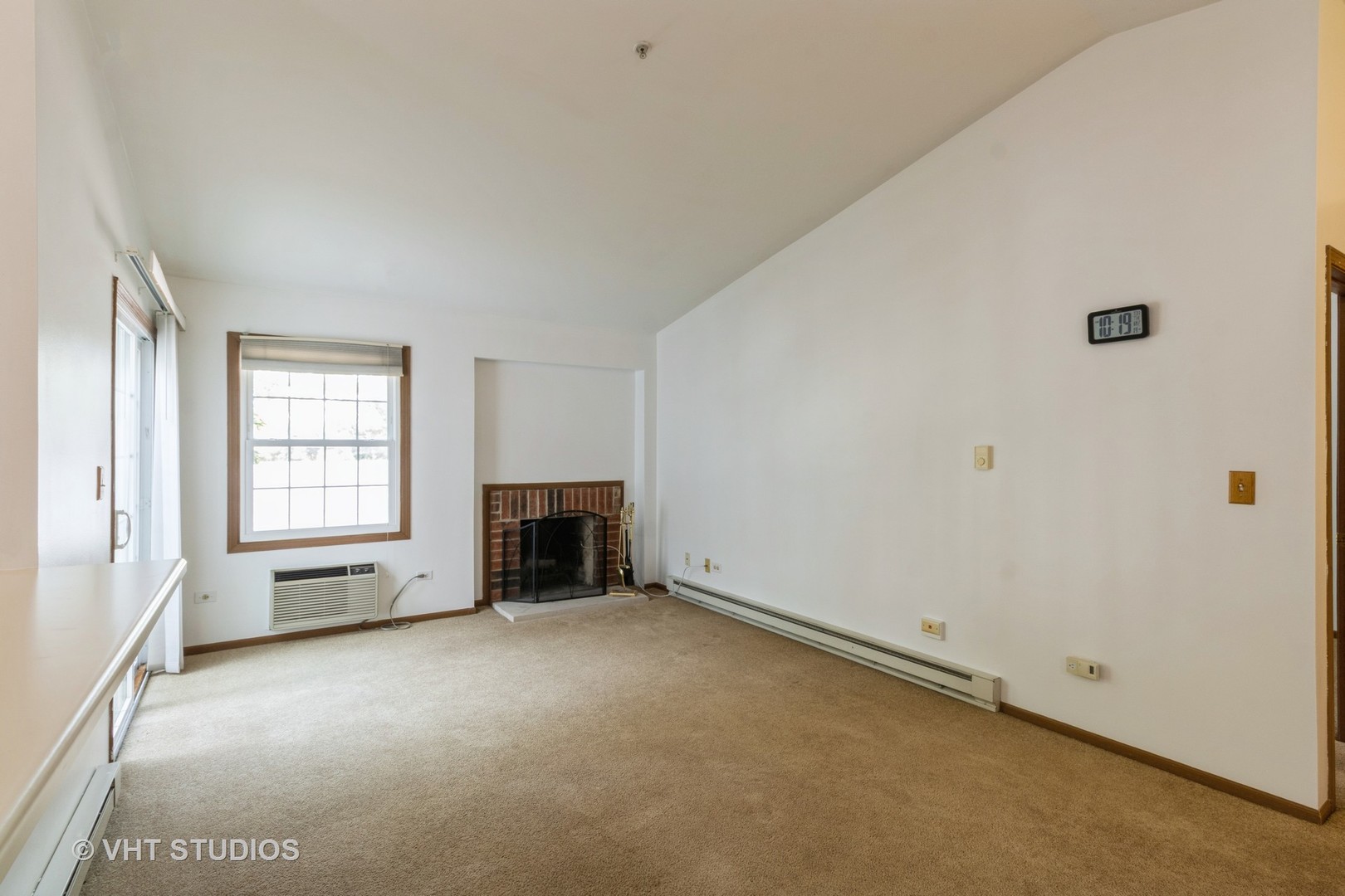 1305 Cunat Court #2B, Lake In The Hills, IL 60156