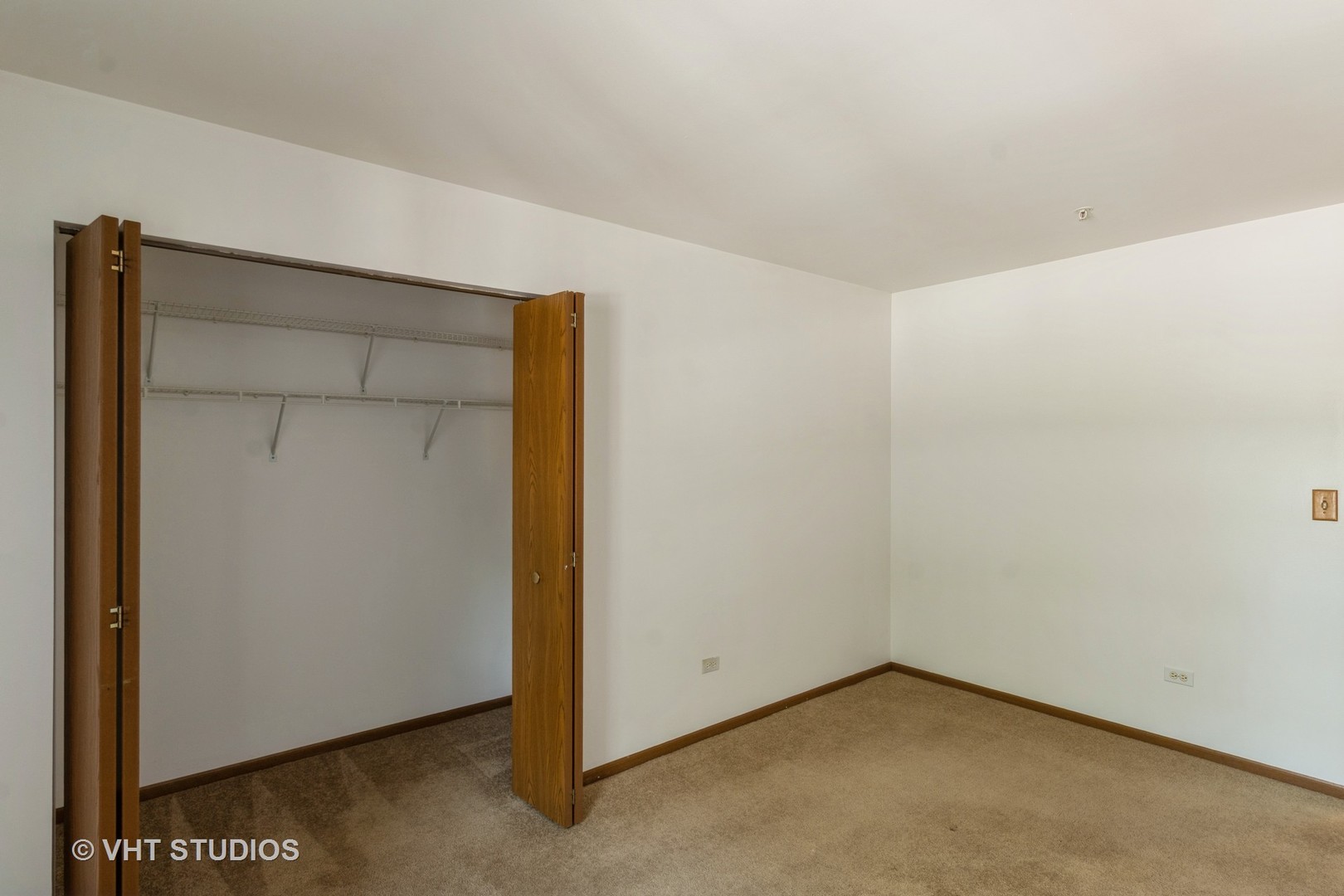 1305 Cunat Court #2B, Lake In The Hills, IL 60156