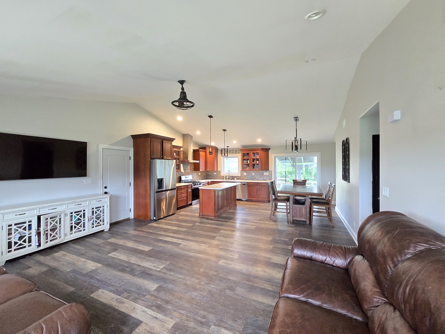 40661 N Delany Road, Wadsworth, IL 60083