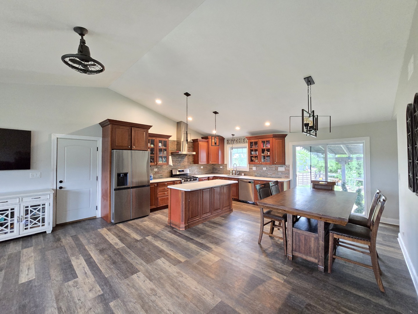 40661 N Delany Road, Wadsworth, IL 60083