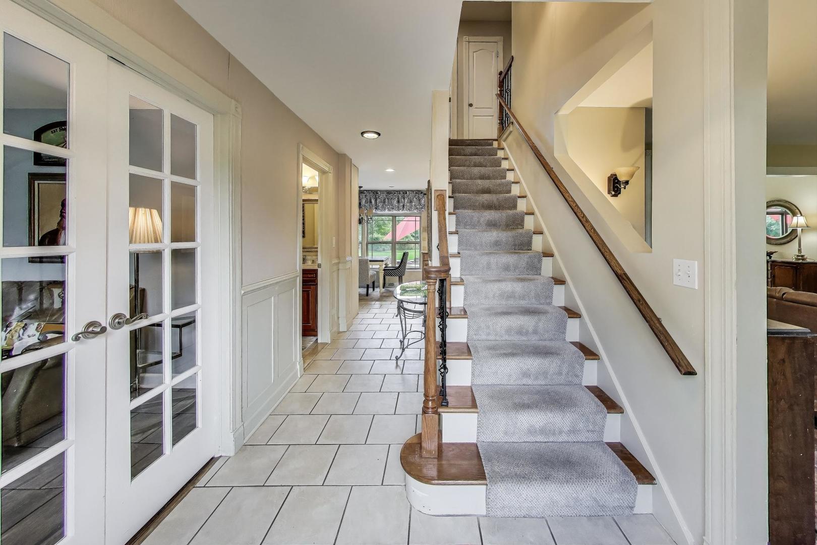 28W409 Leverenz Road, Naperville, IL 60564