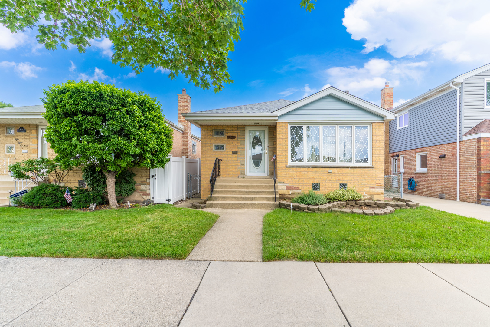 5823 S Mulligan Avenue, Chicago, IL 60638