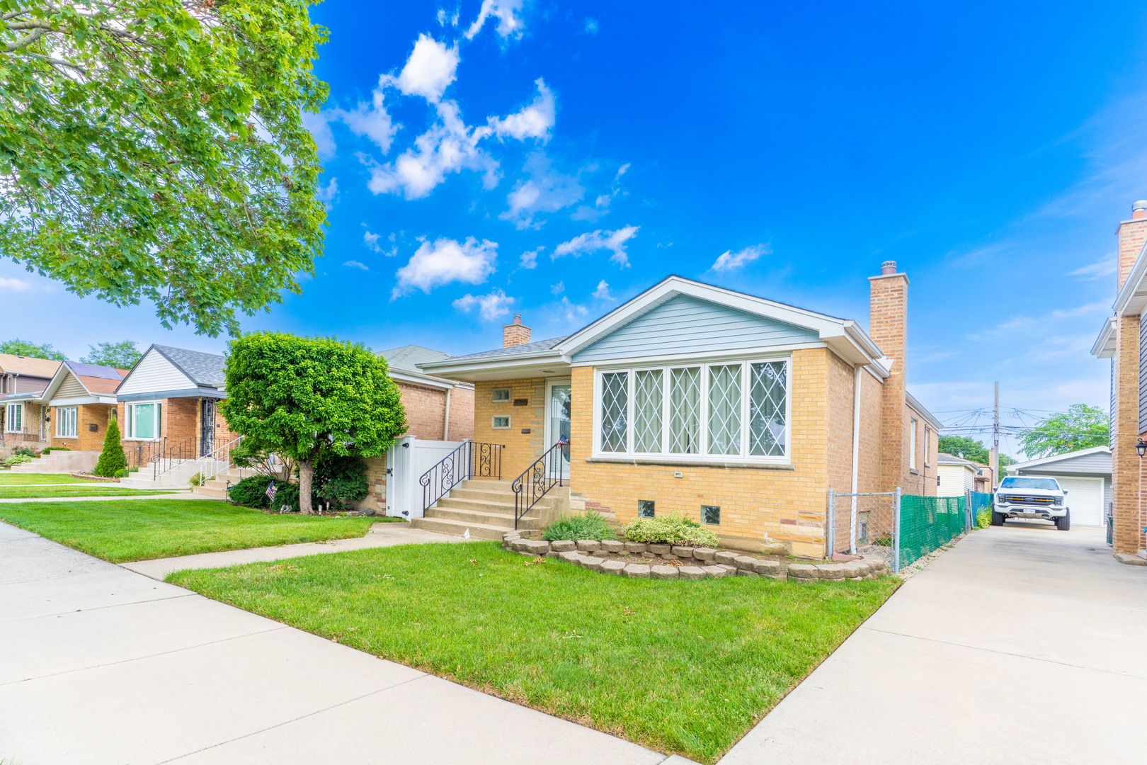 5823 S Mulligan Avenue, Chicago, IL 60638