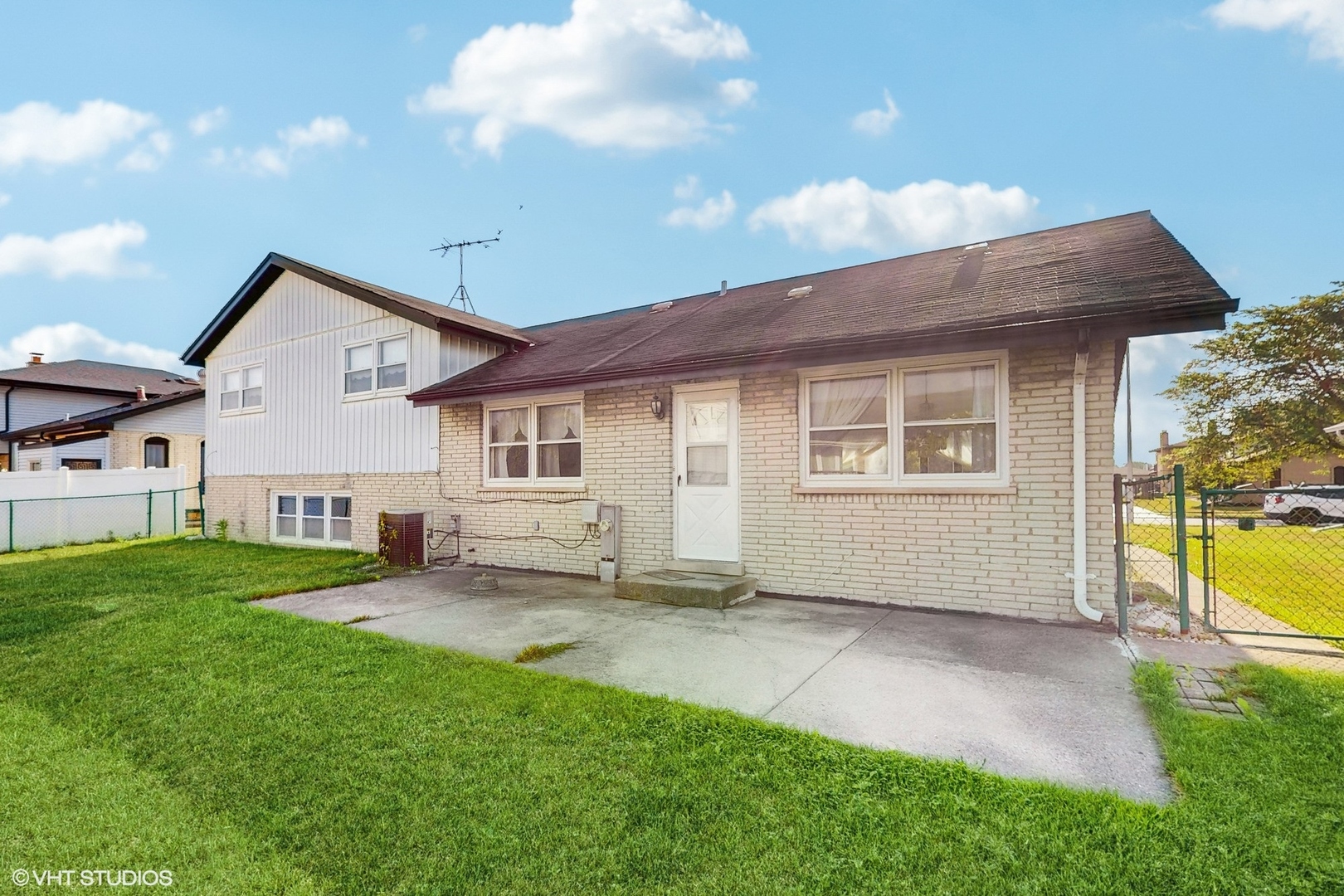 16822 Merrill Avenue, South Holland, IL 60473
