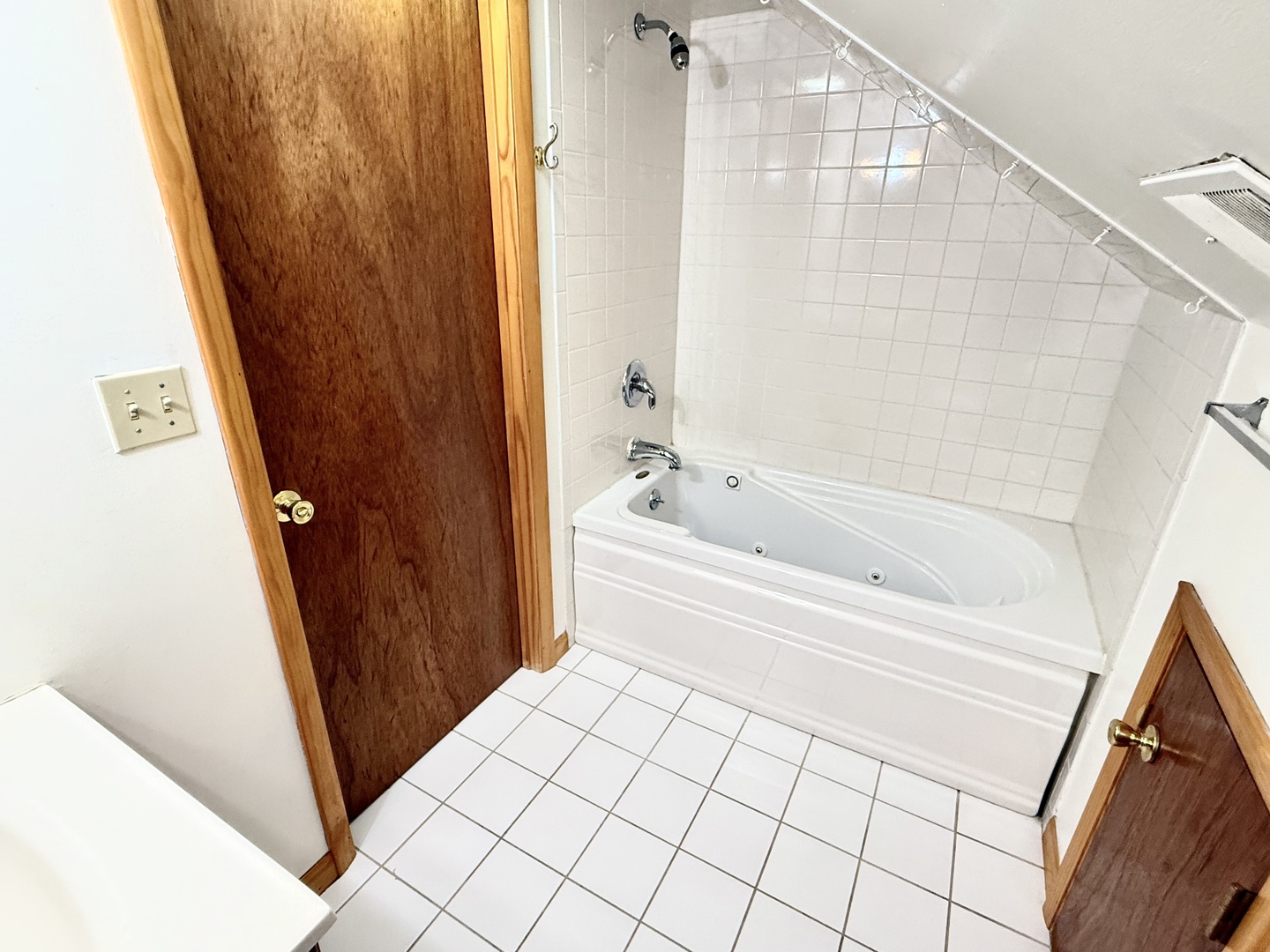 11646 S Lowe Avenue, Chicago, IL 60628