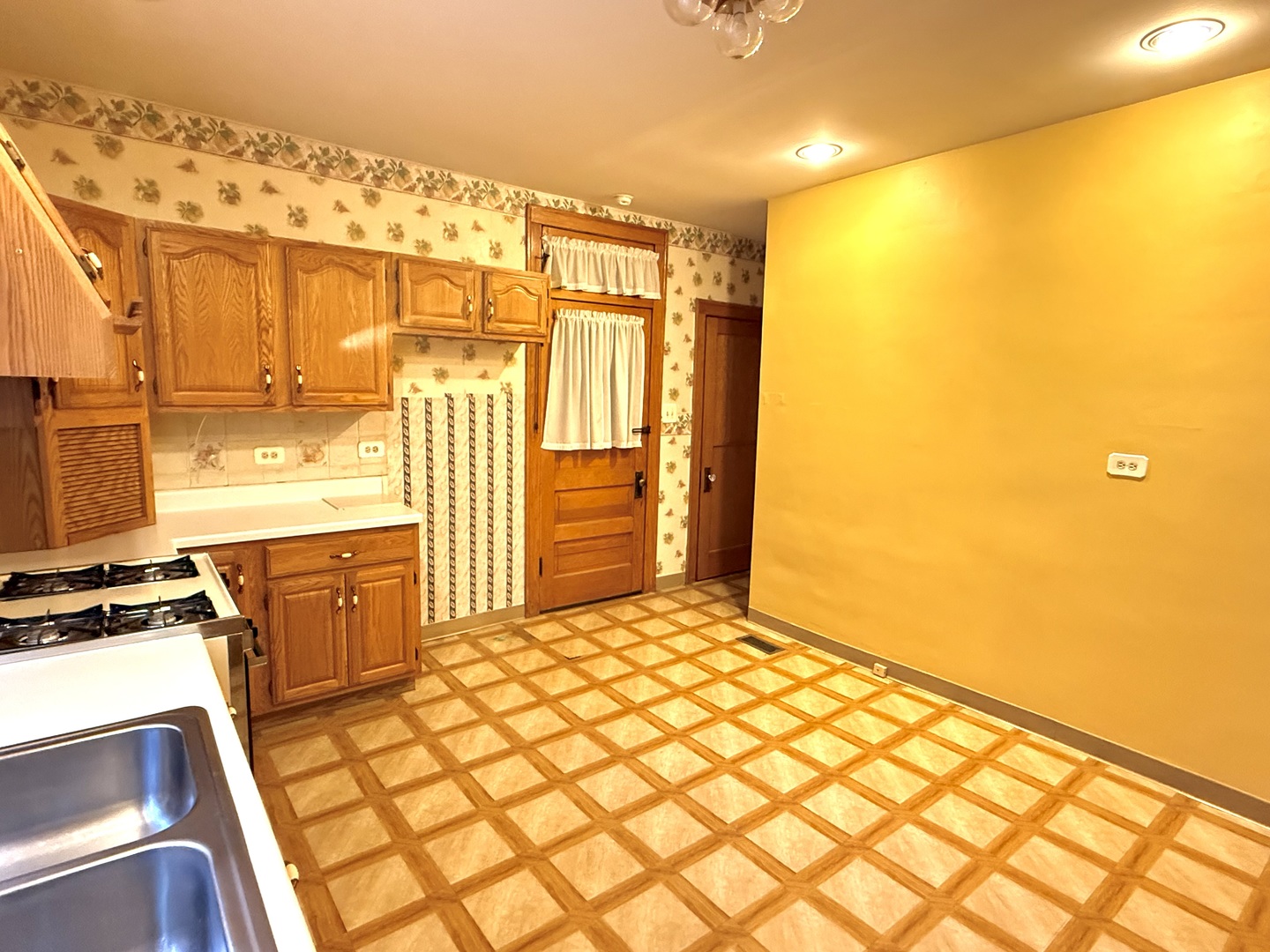 11646 S Lowe Avenue, Chicago, IL 60628