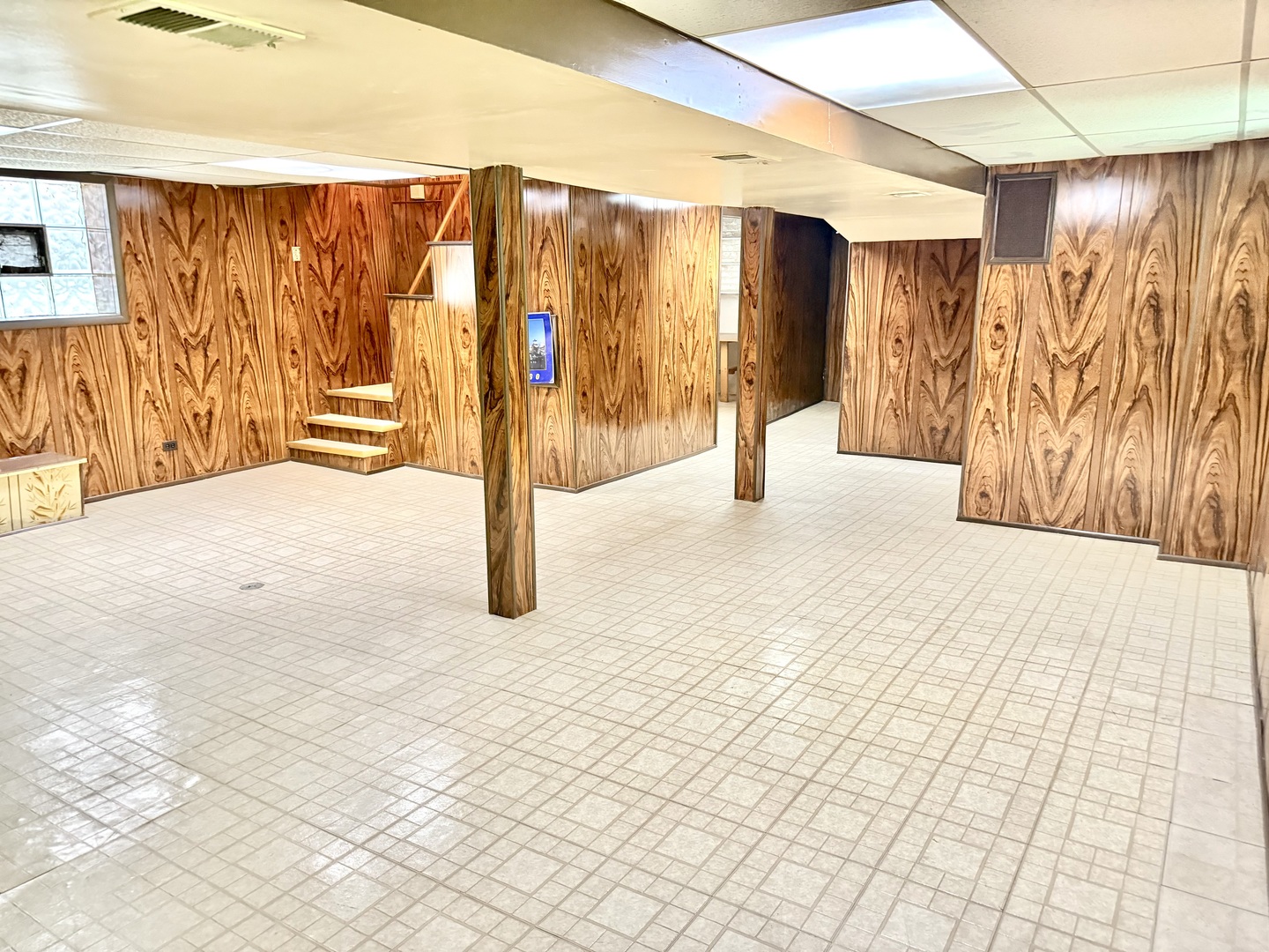 11646 S Lowe Avenue, Chicago, IL 60628