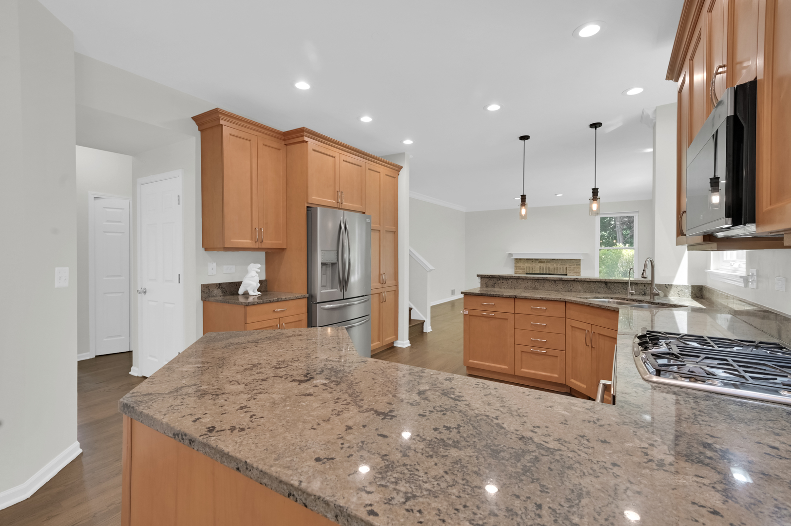 502 Windsor Circle, Fox River Grove, IL 60021