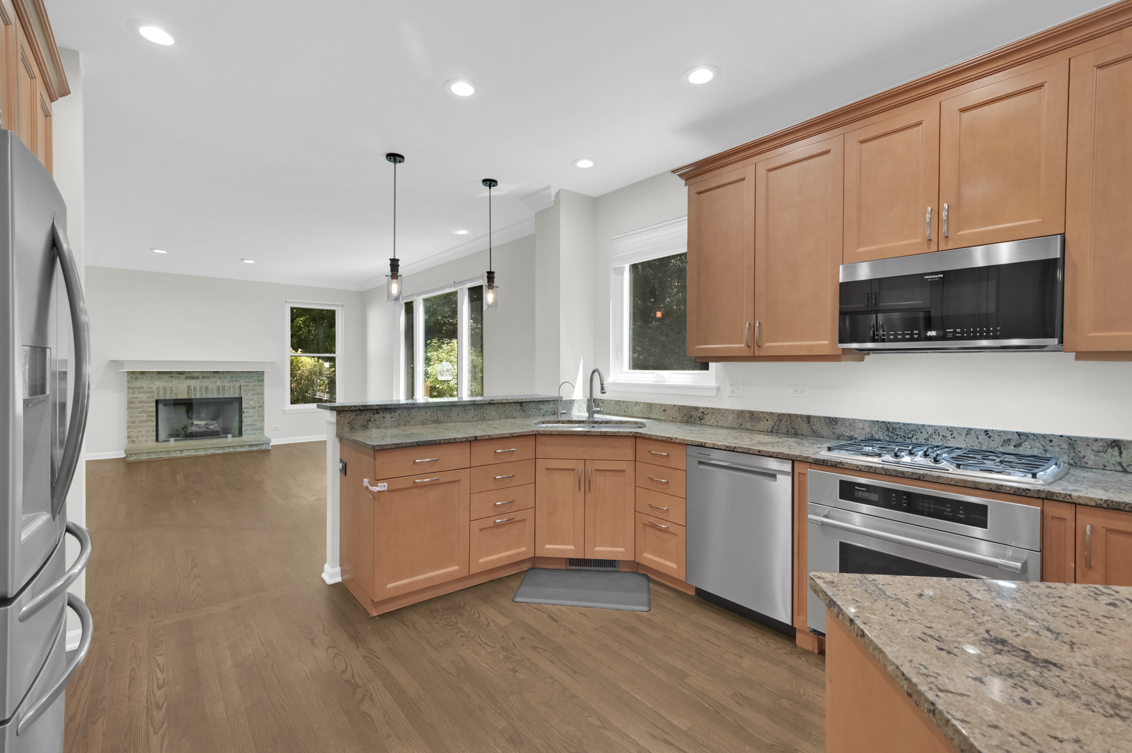 502 Windsor Circle, Fox River Grove, IL 60021
