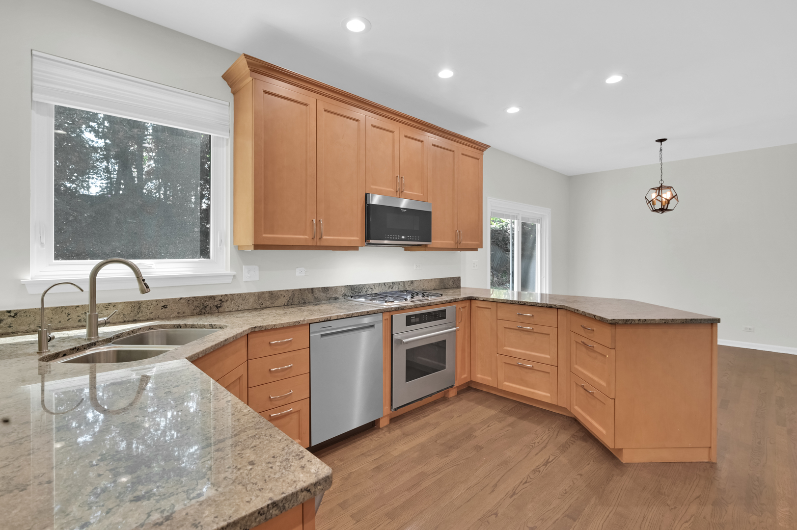 502 Windsor Circle, Fox River Grove, IL 60021