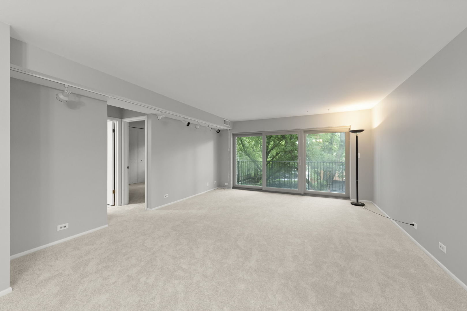 339 Home Avenue #3B, Oak Park, IL 60302