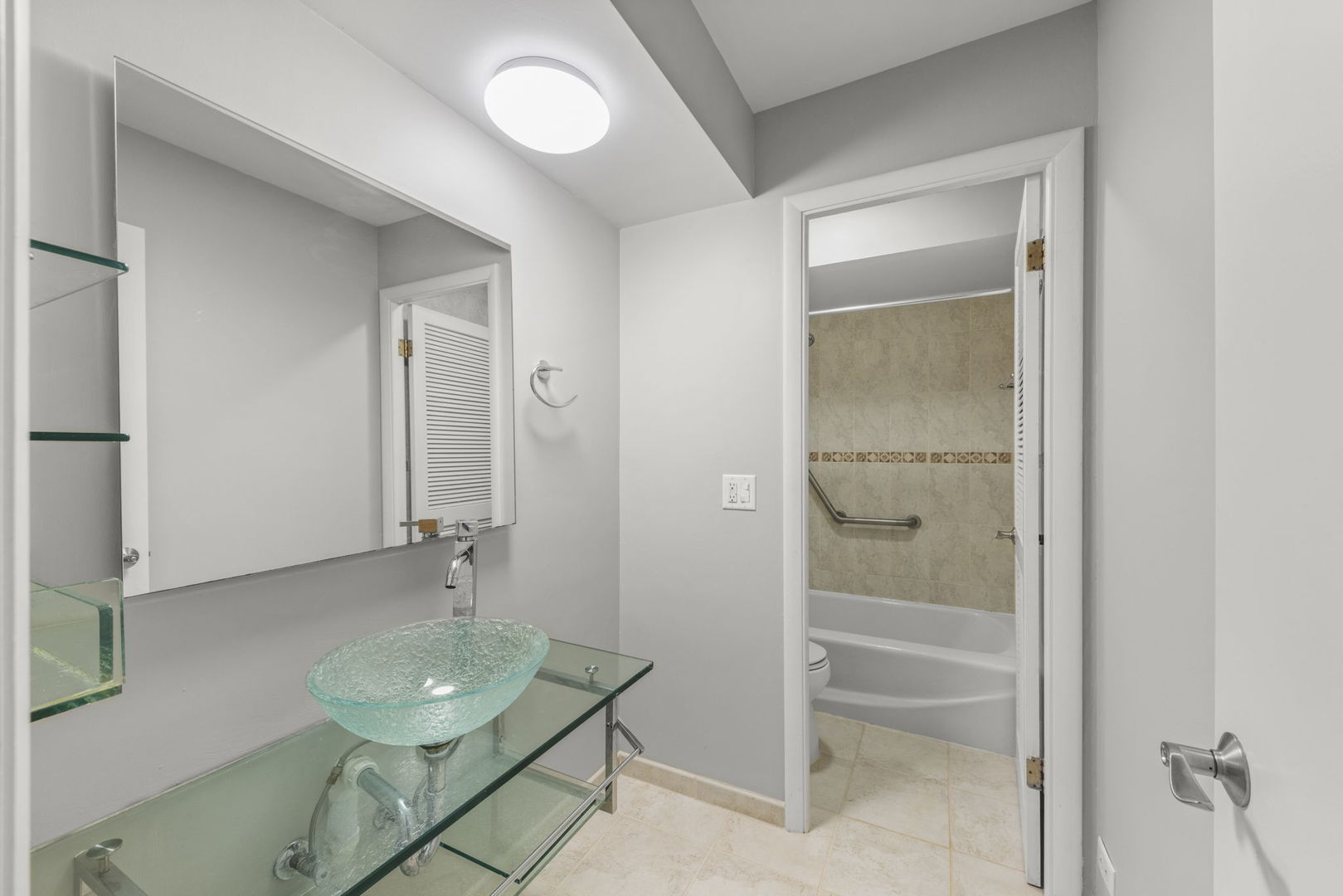 339 Home Avenue #3B, Oak Park, IL 60302
