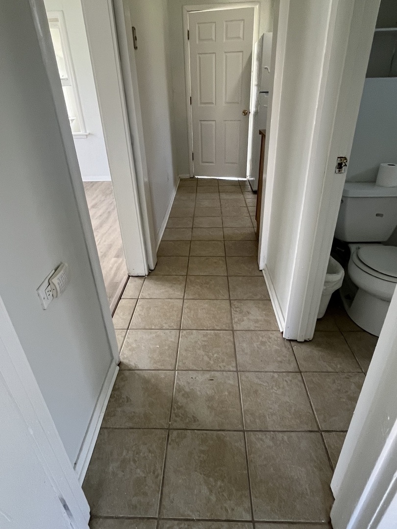 2122 Sprucewood Avenue, Des Plaines, IL 60018