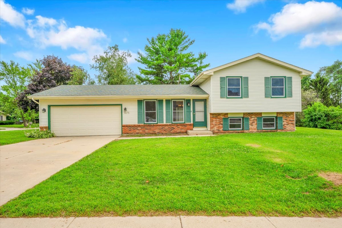 5675 Mayapple Drive, Loves Park, IL 61111