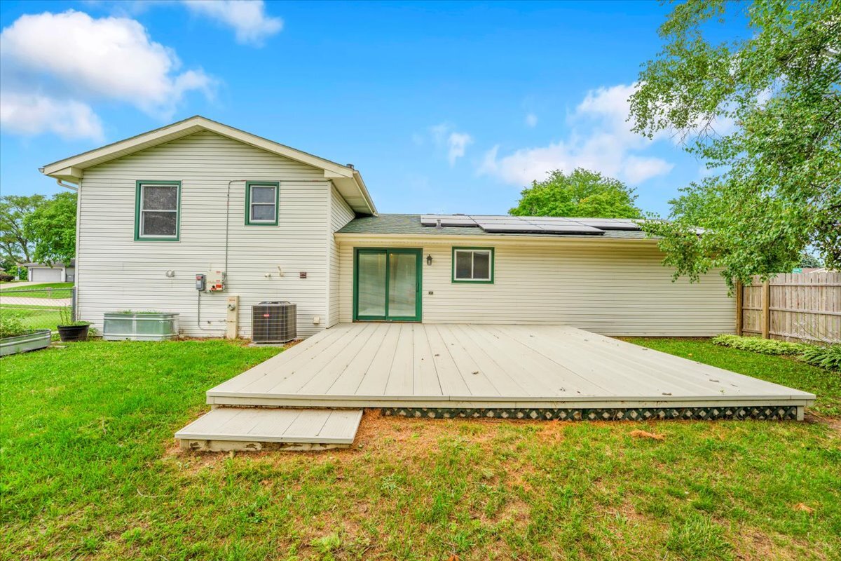 5675 Mayapple Drive, Loves Park, IL 61111