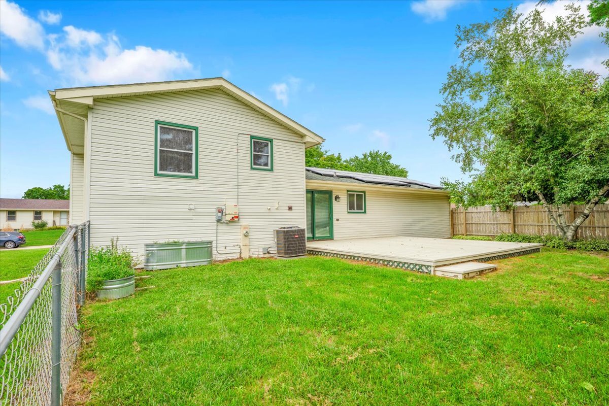 5675 Mayapple Drive, Loves Park, IL 61111
