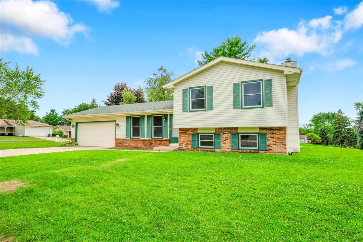 5675 Mayapple Drive, Loves Park, IL 61111