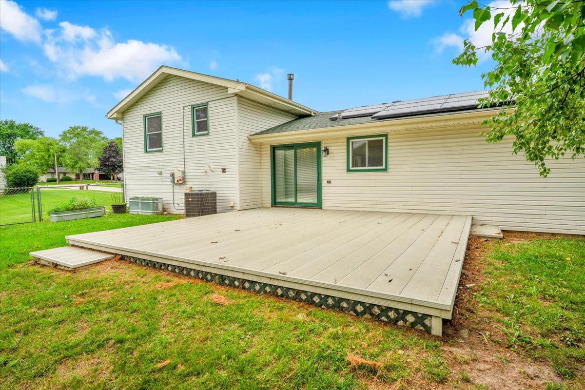 5675 Mayapple Drive, Loves Park, IL 61111