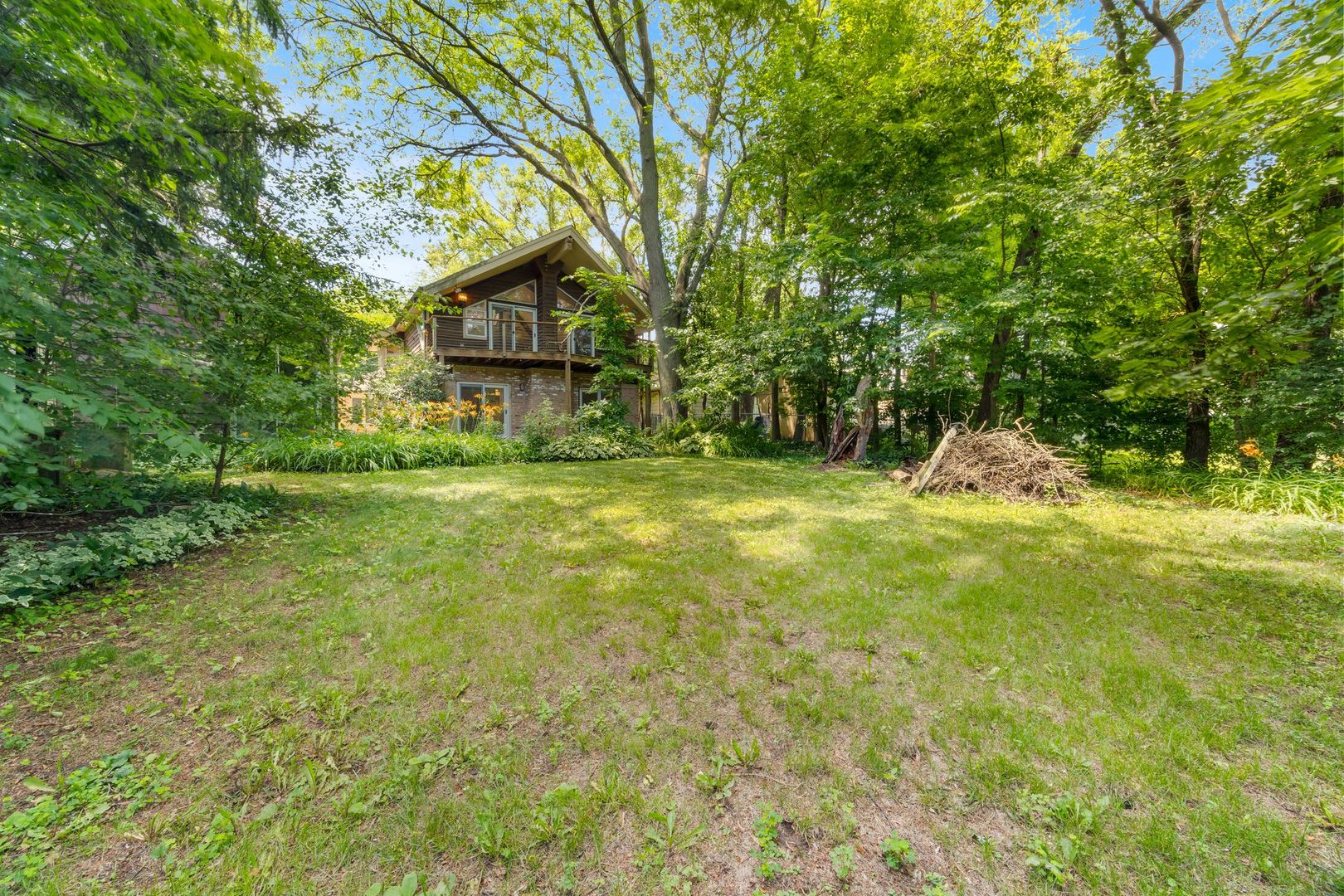 614 Riverside Drive, Libertyville, IL 60048