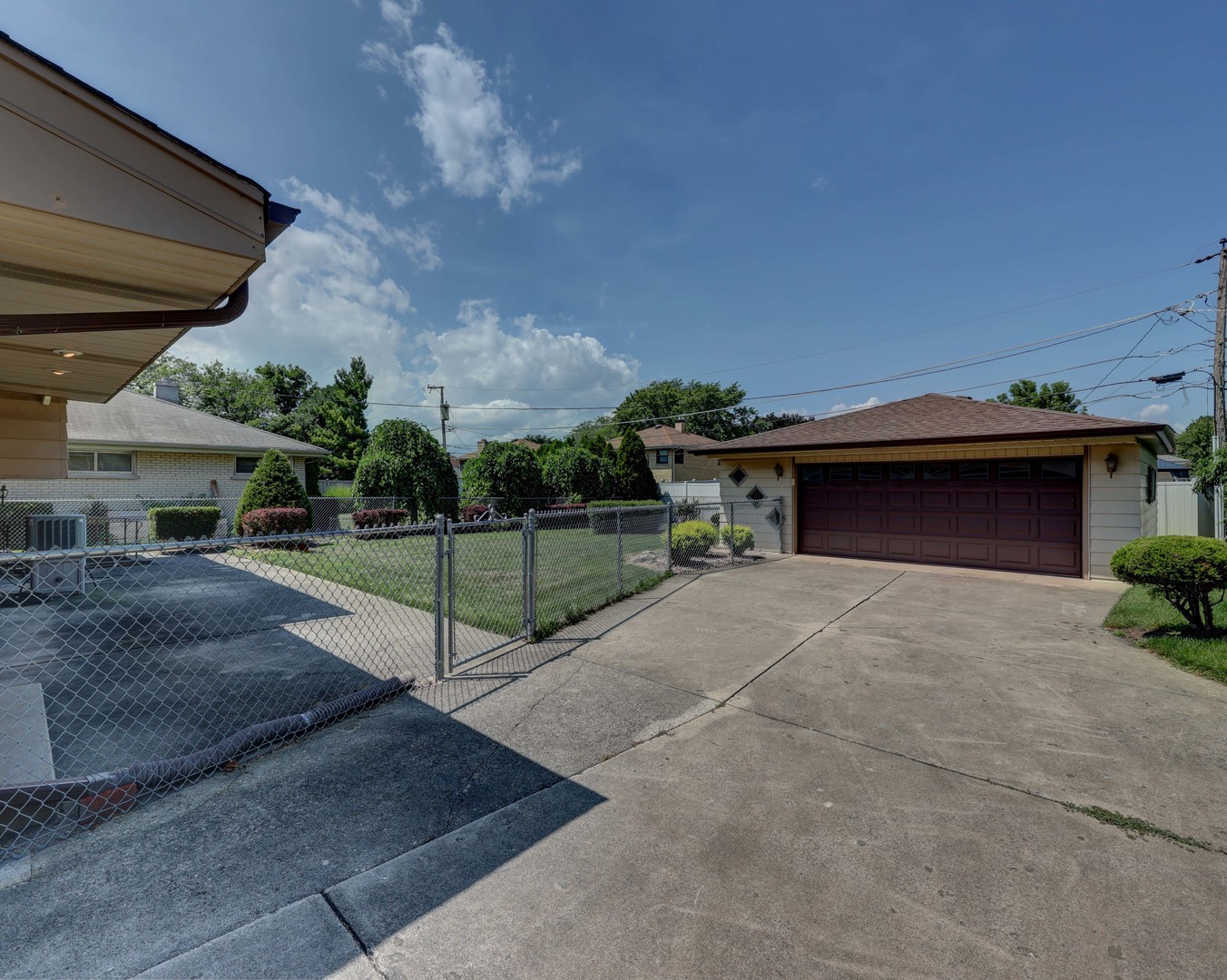 410 Dover Drive, Des Plaines, IL 60018