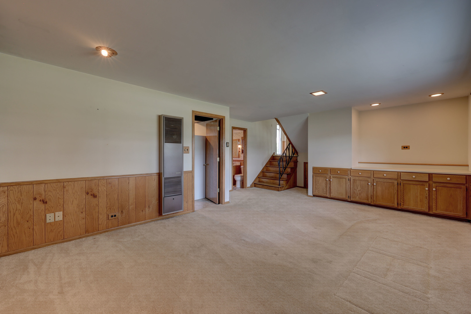 410 Dover Drive, Des Plaines, IL 60018