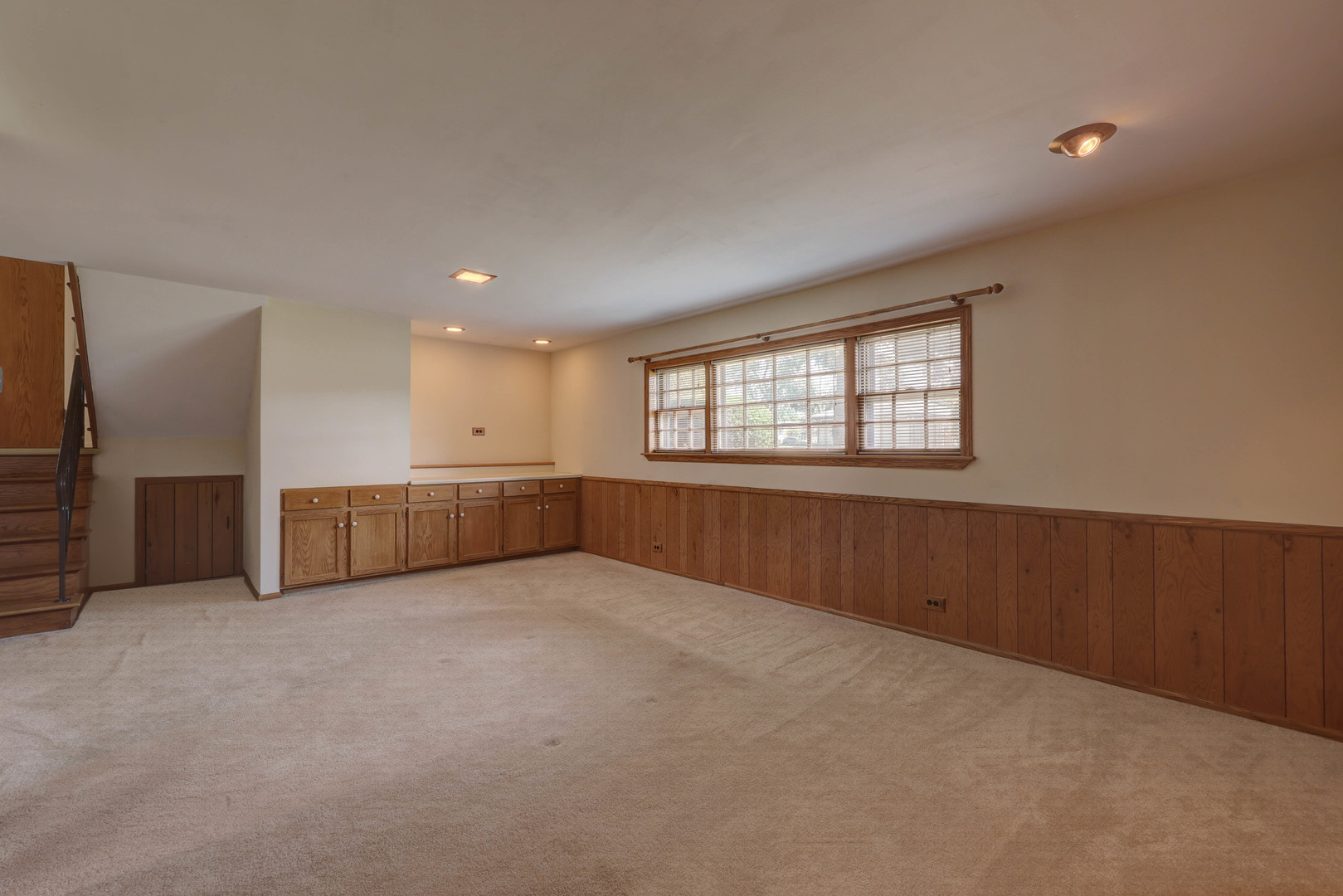 410 Dover Drive, Des Plaines, IL 60018