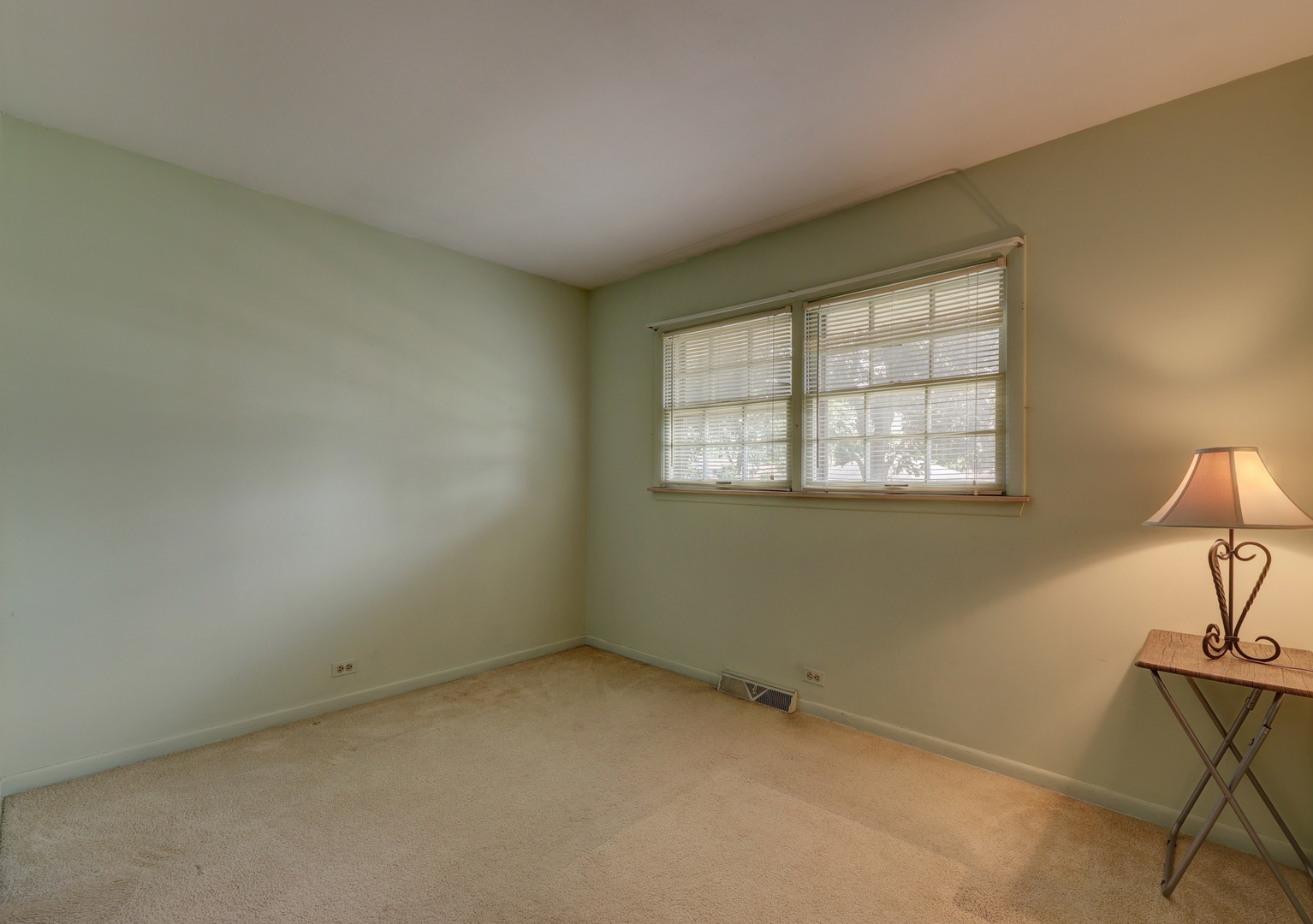 410 Dover Drive, Des Plaines, IL 60018