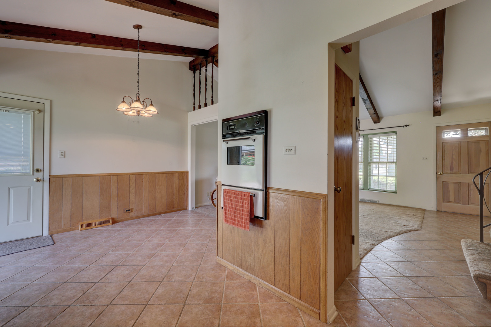 410 Dover Drive, Des Plaines, IL 60018