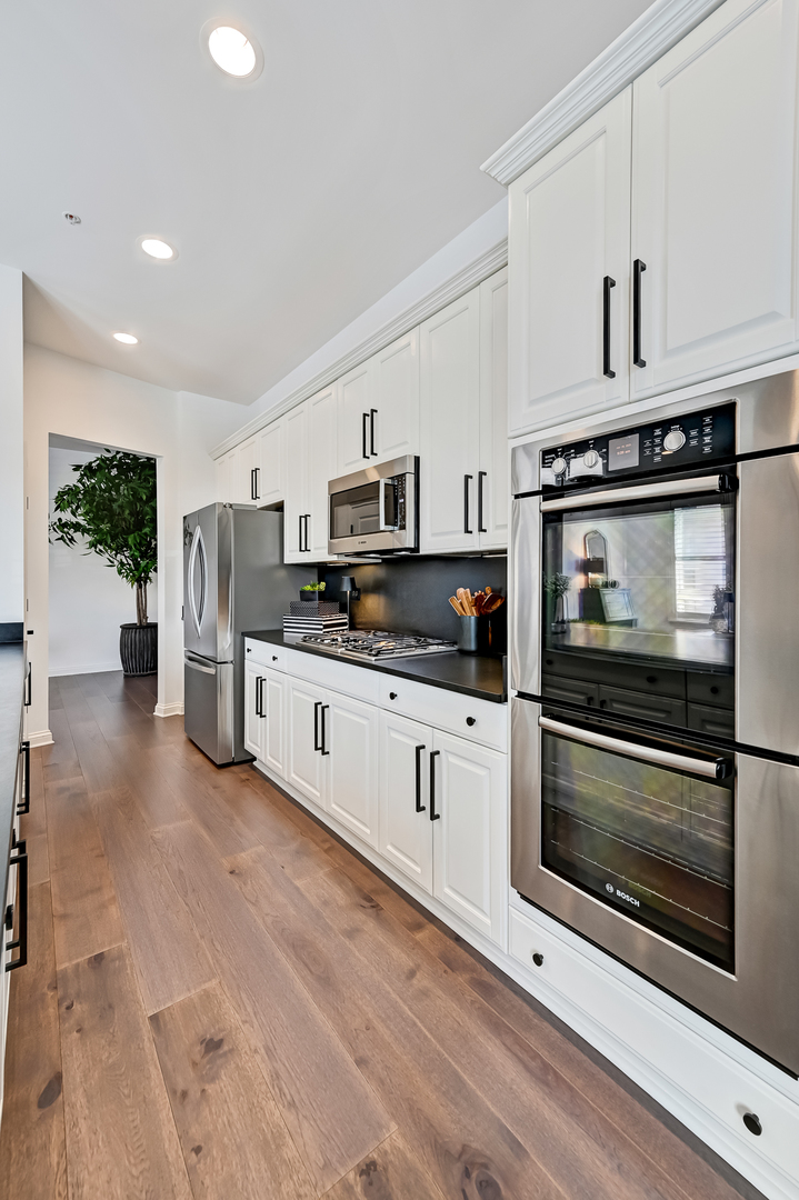 1000 Village Center Drive #113, Burr Ridge, IL 60527
