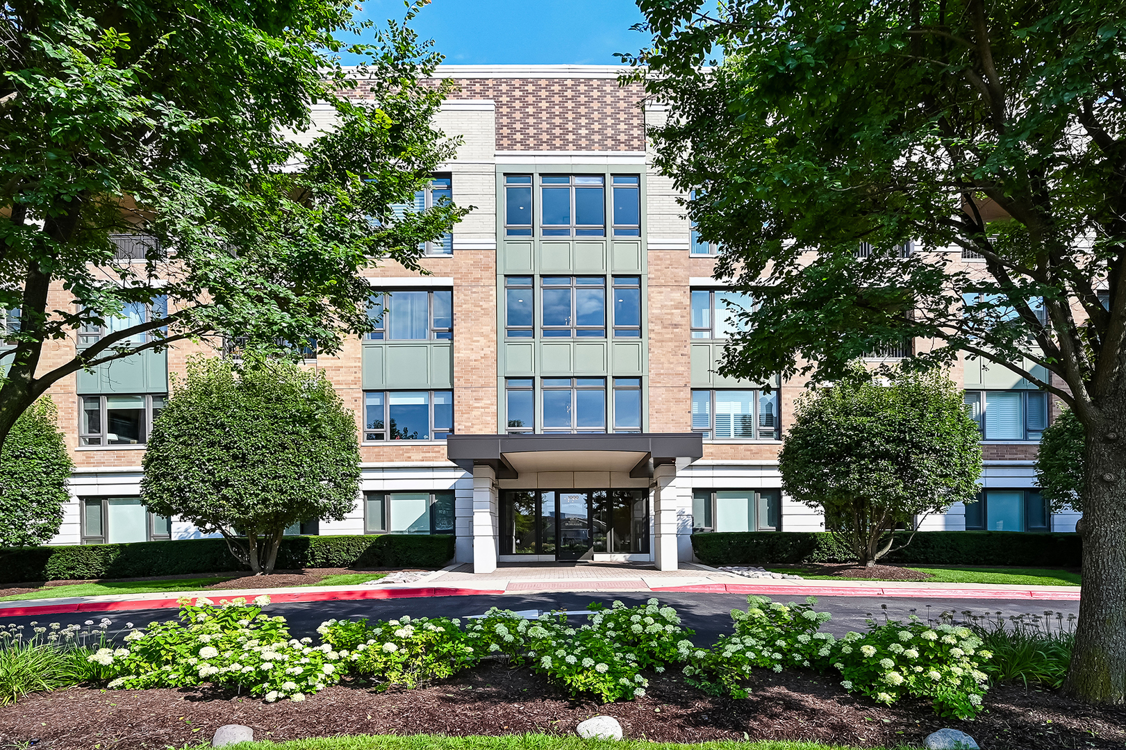 1000 Village Center Drive #113, Burr Ridge, IL 60527