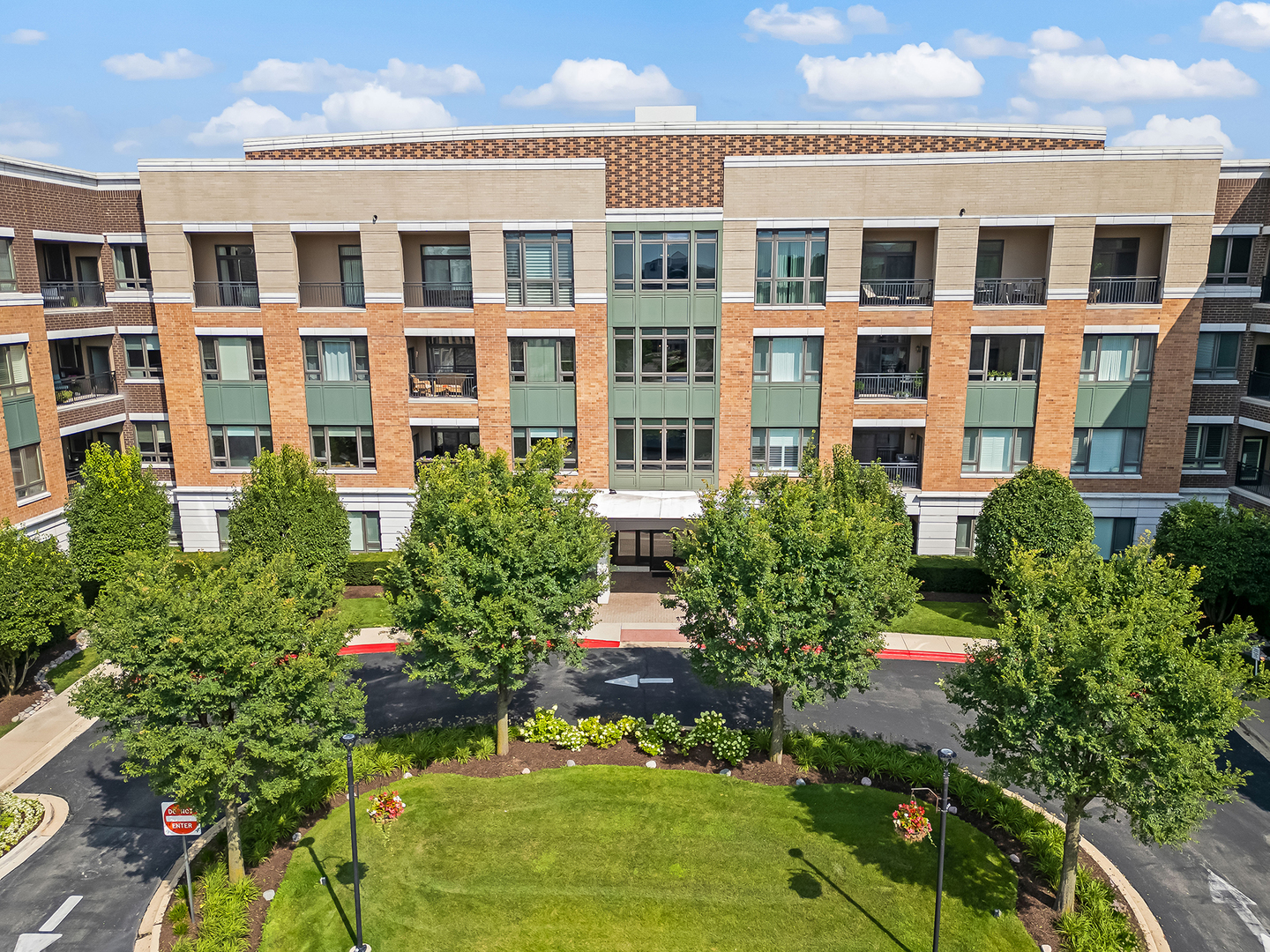 1000 Village Center Drive #113, Burr Ridge, IL 60527