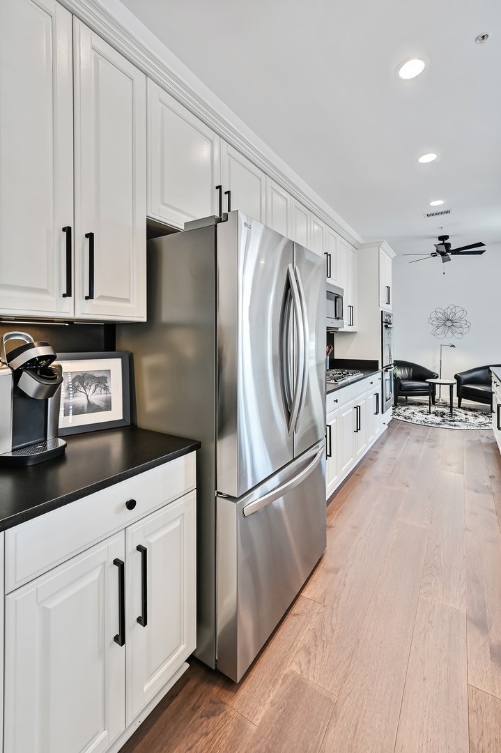 1000 Village Center Drive #113, Burr Ridge, IL 60527