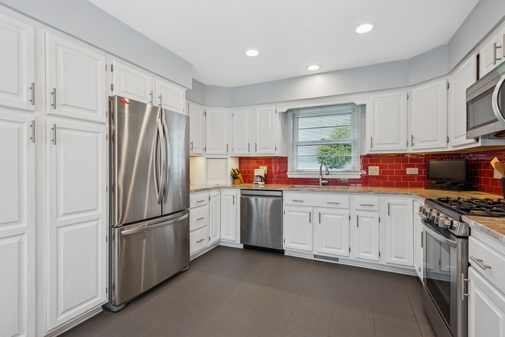 22w603 Arbor Lane, Glen Ellyn, IL 60137