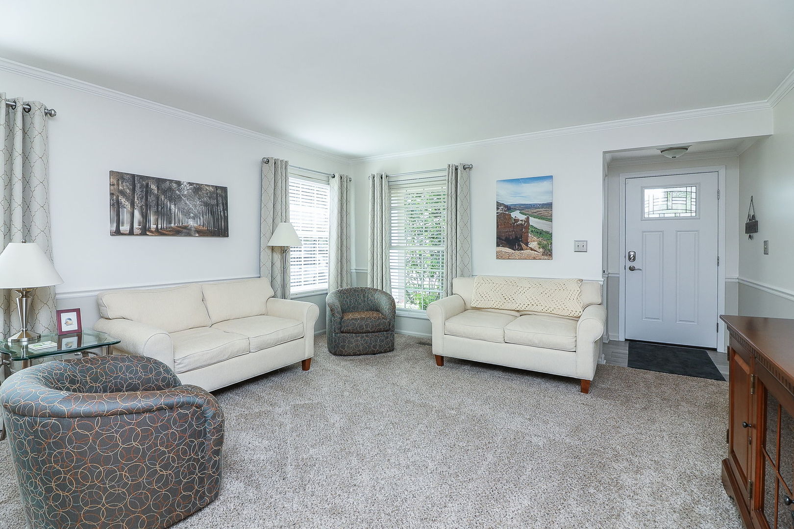 688 Thunderbird Trail, Carol Stream, IL 60188