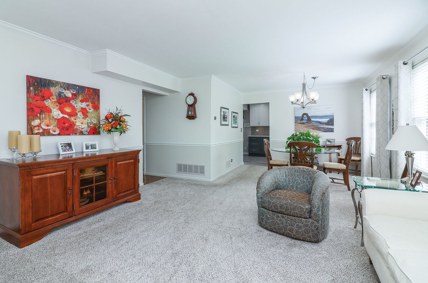 688 Thunderbird Trail, Carol Stream, IL 60188