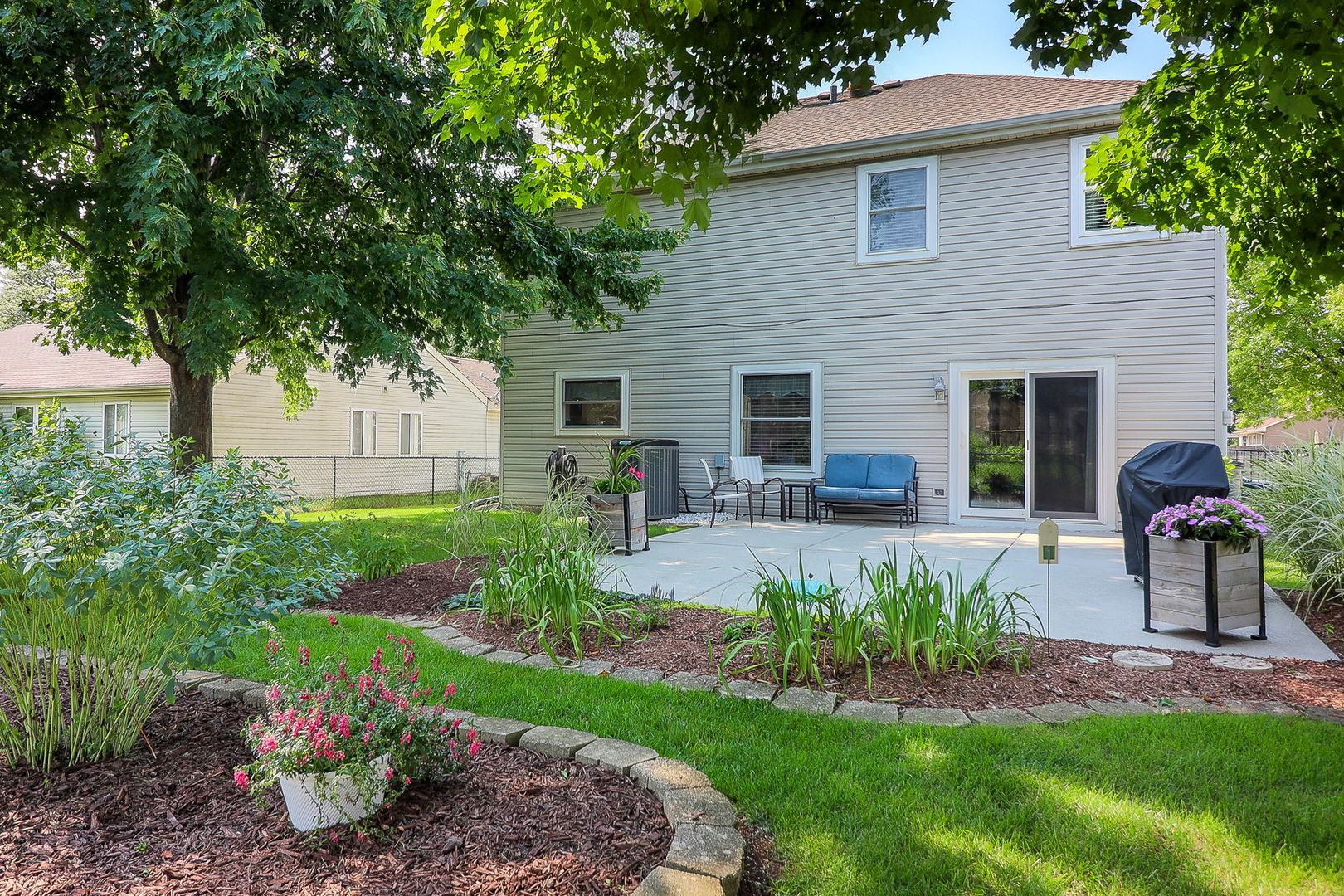 688 Thunderbird Trail, Carol Stream, IL 60188