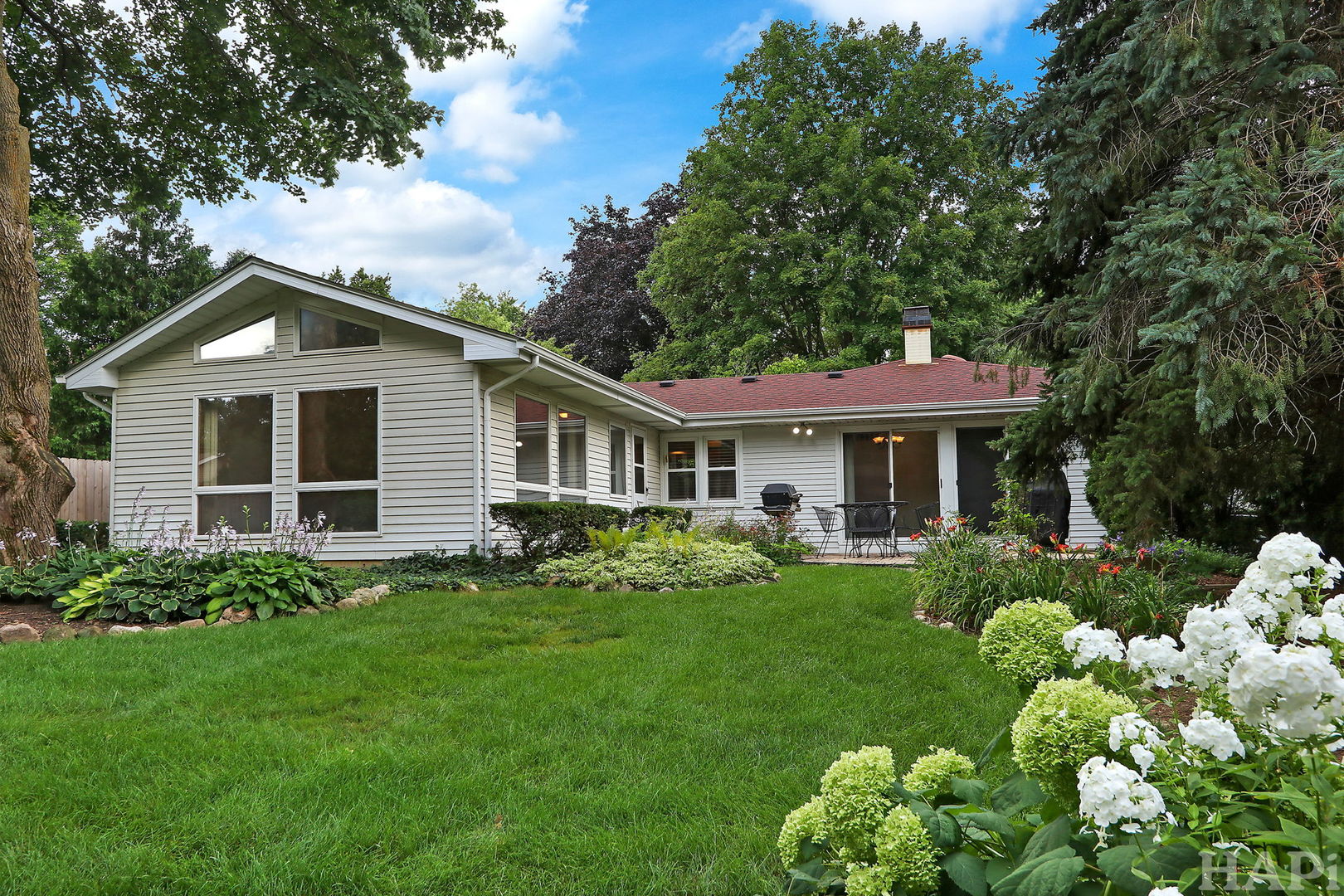 861 Beach Place, Mundelein, IL 60060