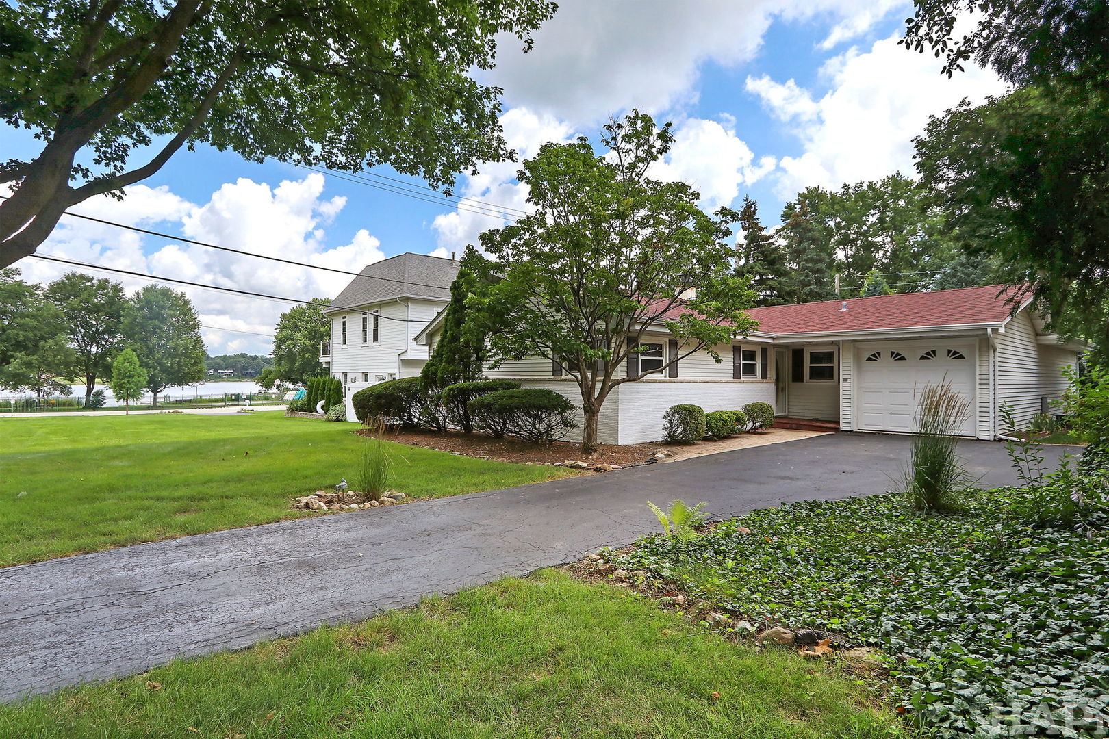 861 Beach Place, Mundelein, IL 60060