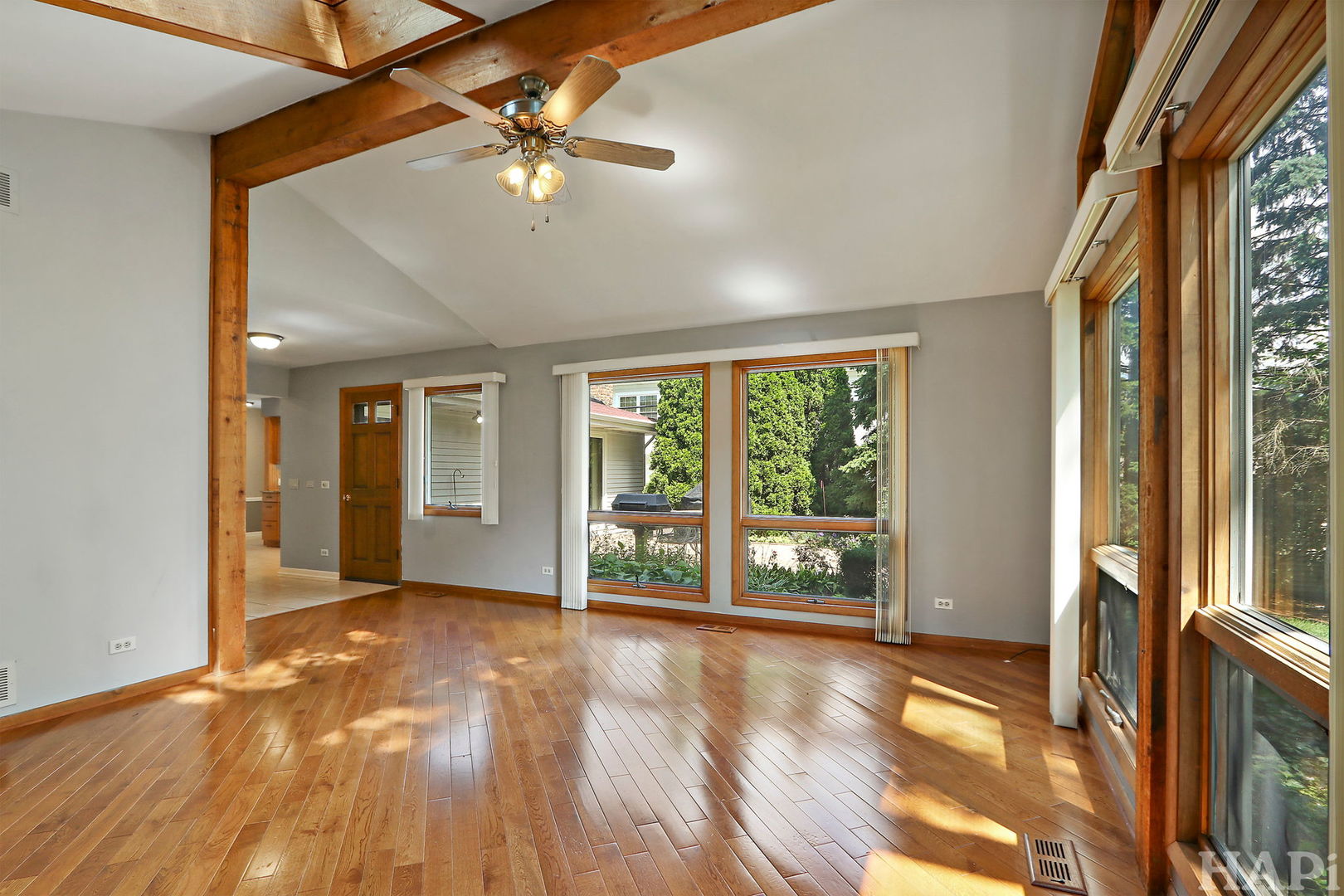 861 Beach Place, Mundelein, IL 60060