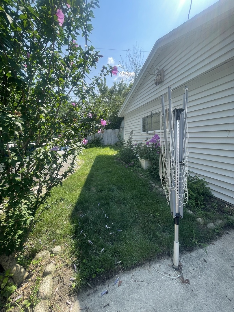 303 Mark Avenue, Glendale Heights, IL 60139