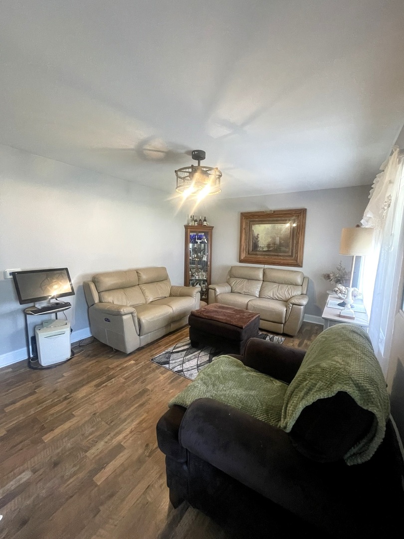 303 Mark Avenue, Glendale Heights, IL 60139