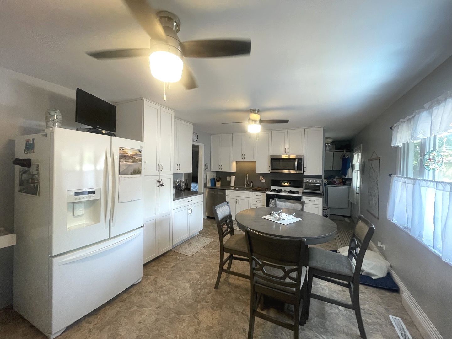 303 Mark Avenue, Glendale Heights, IL 60139