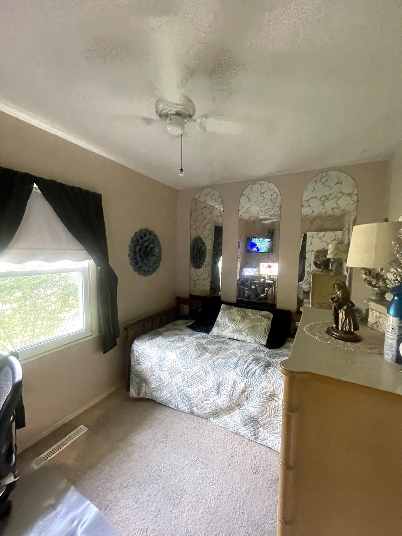 303 Mark Avenue, Glendale Heights, IL 60139