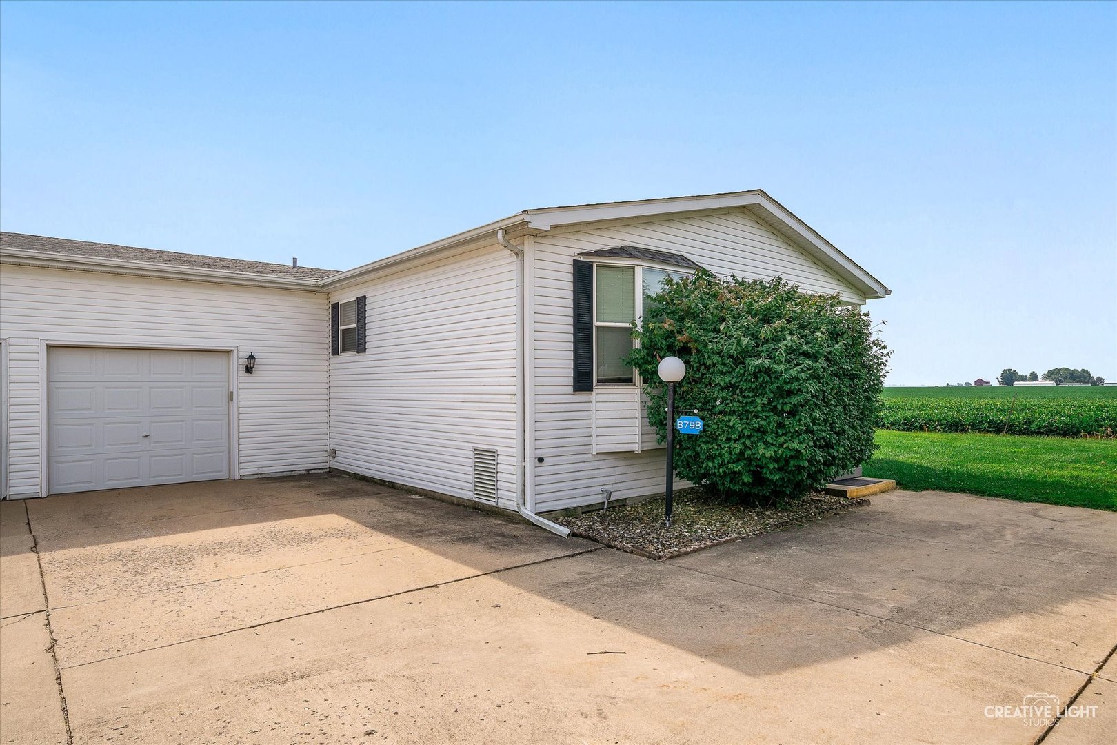 879 Meadowlark Circle #B, Sandwich, IL 60548