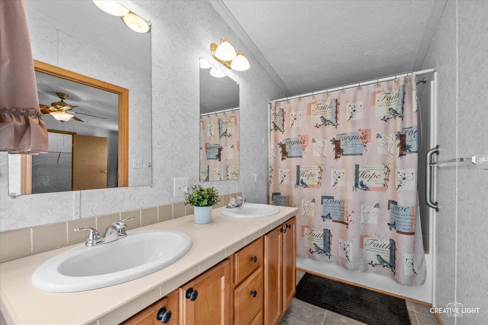 879 Meadowlark Circle #B, Sandwich, IL 60548