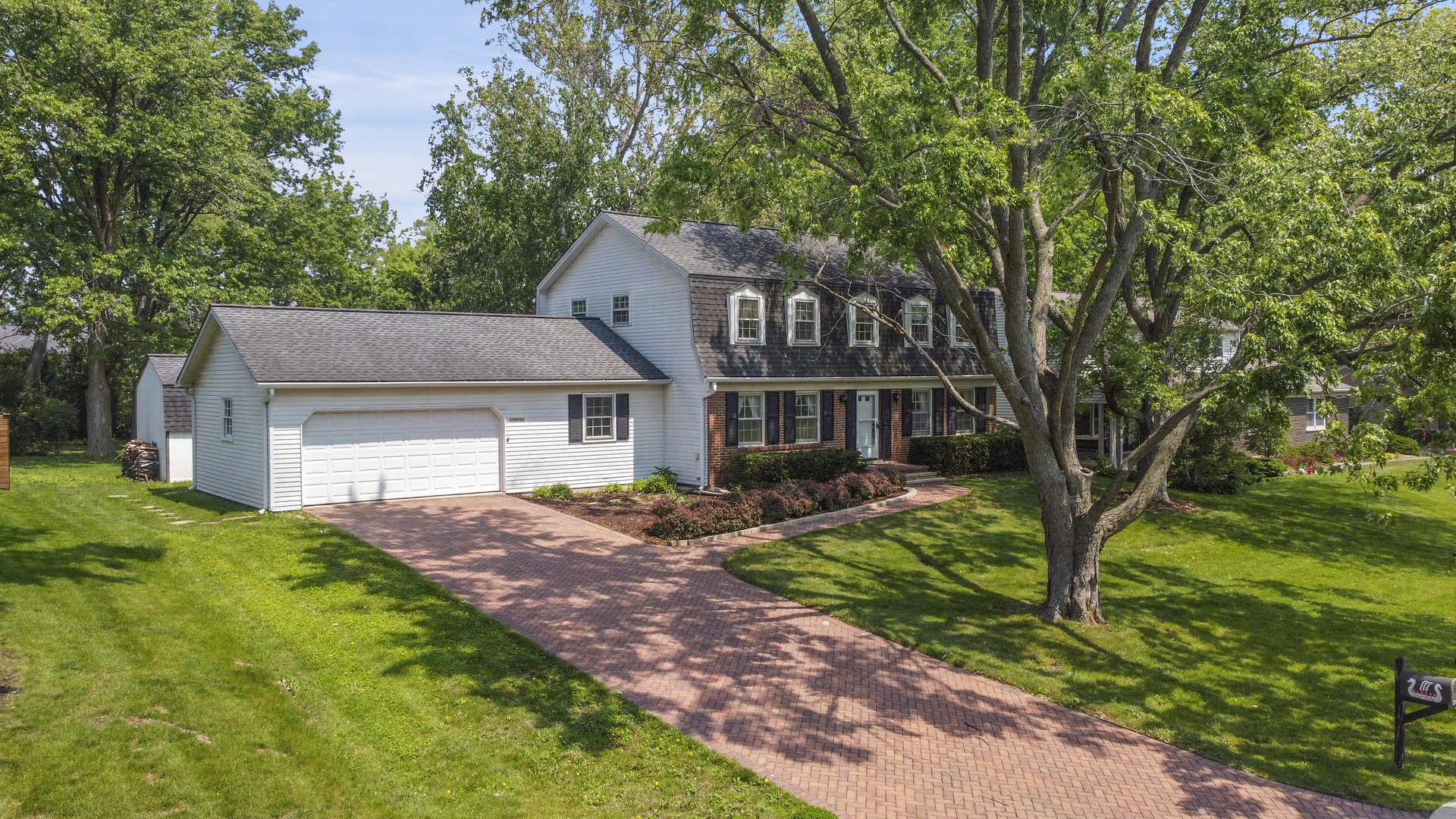 26W266 Tomahawk Drive, Wheaton, IL 60189