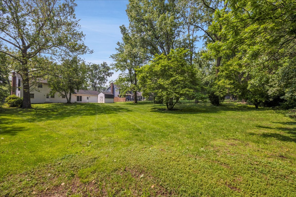 26W266 Tomahawk Drive, Wheaton, IL 60189
