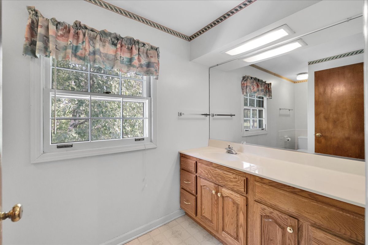 26W266 Tomahawk Drive, Wheaton, IL 60189